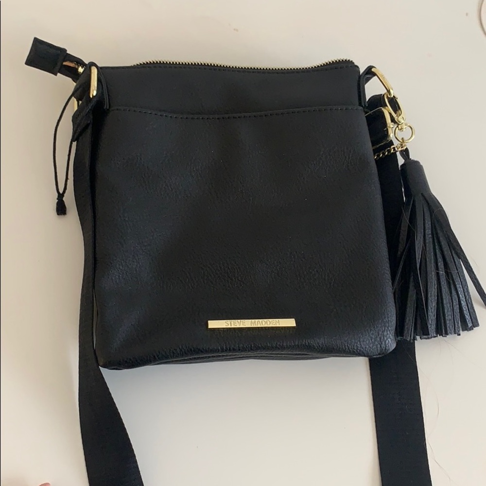 black Steve Madden purse